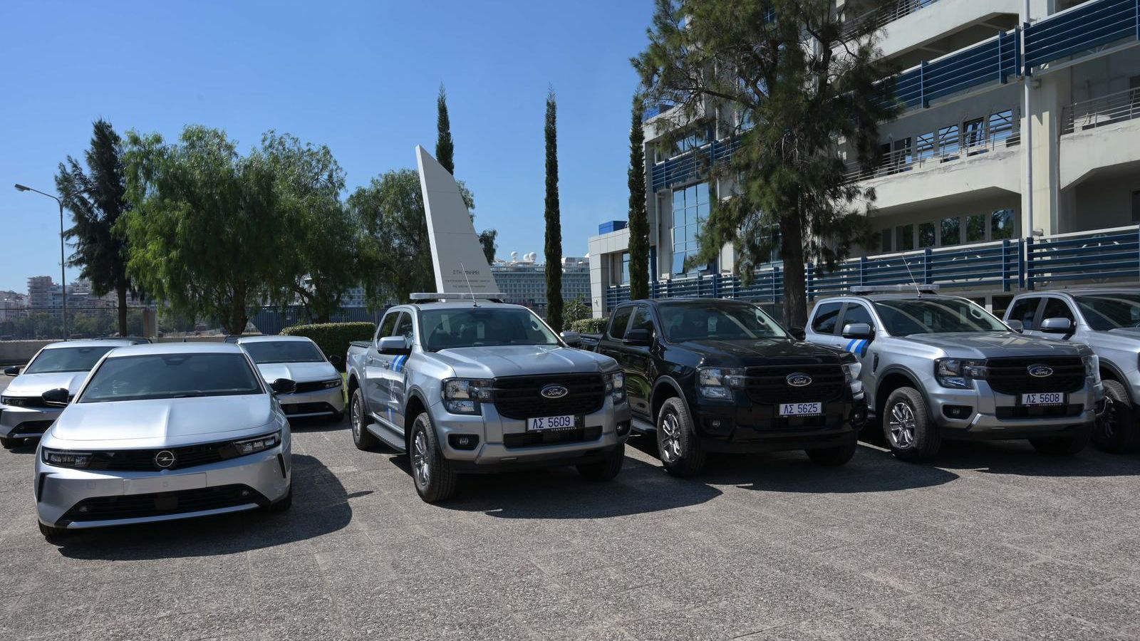 Το λιμενικό πήρε 44 νέα Ford Ranger και Opel Astra